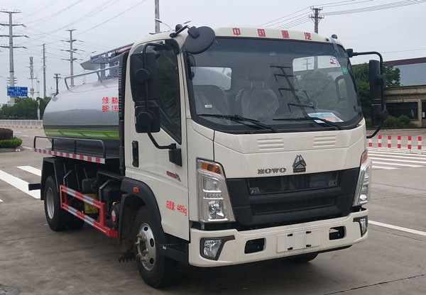 重汽豪沃國六藍牌吸糞車圖片