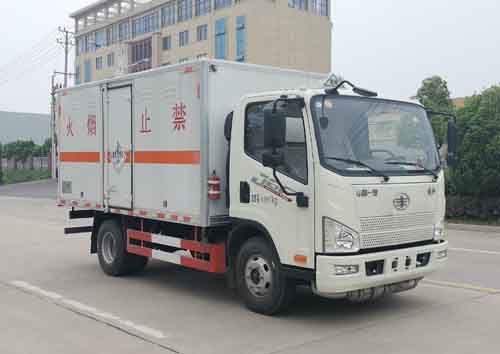 解放虎VN藍牌雜項危險物品廂式運輸車圖片